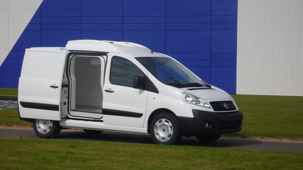 fiat_scudo_34_av_porte_laterale_ouverte2__099609700_1644_02122015-2